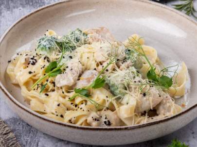 Creamy Chicken & Mushroom Pasta